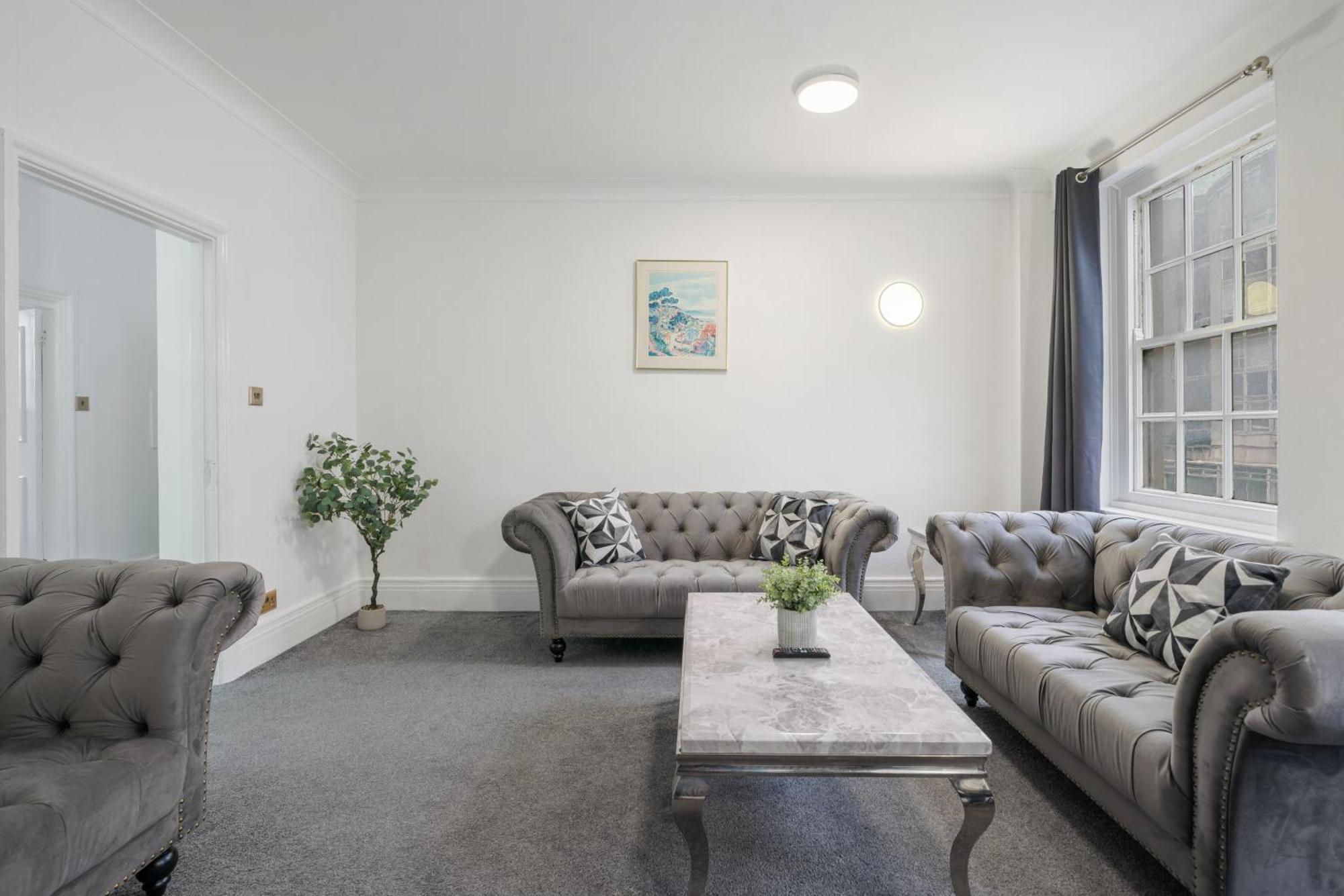 Elegant 2-bedroom In Prime Marble Arch 23gm Apartament Londra